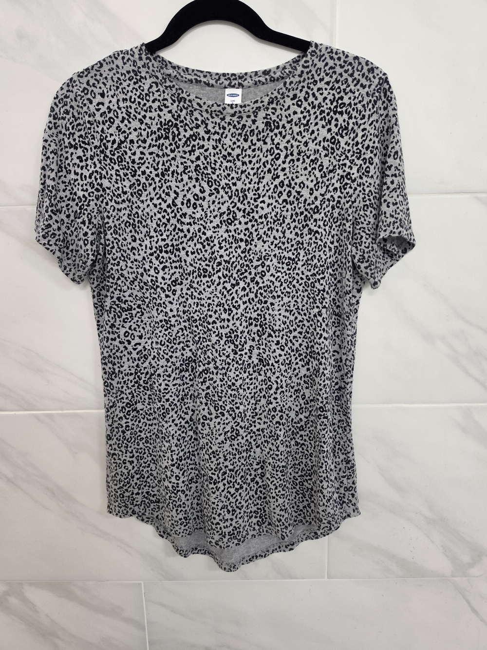 Old Navy Gray and Black Leopard Short Sleeve Tee